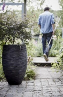 Capi Bloempot Hoog Nature Elegant Deluxe Rib NL - D38 X H58cm - Zwart -Woondecoratie Winkel vaas elegant deluxe rib nl 40x60 zwart bloempot 7 8