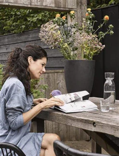 Capi Bloempot Urban Elegant Smooth NL - D36 X H48cm - Zwart -Woondecoratie Winkel vaas elegant laag smooth nl 36x47 zwart bloempot 6 8